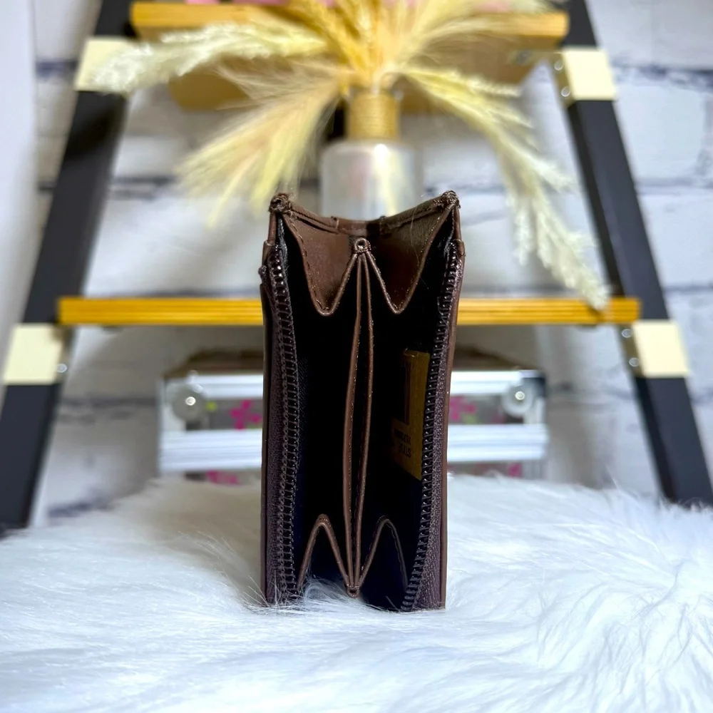 Levi's Brown Leather Wallet - Picture 4 of 9